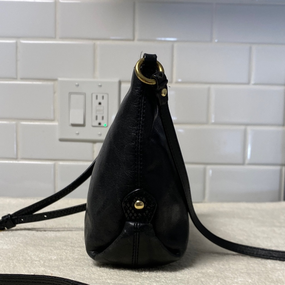 Vintage Coach Black Leather Crossbody bag with Gold Accents - Picture 3 of 9